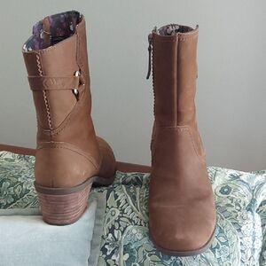 Teva Brown sueded Ankle Boots with floral lining, 7M